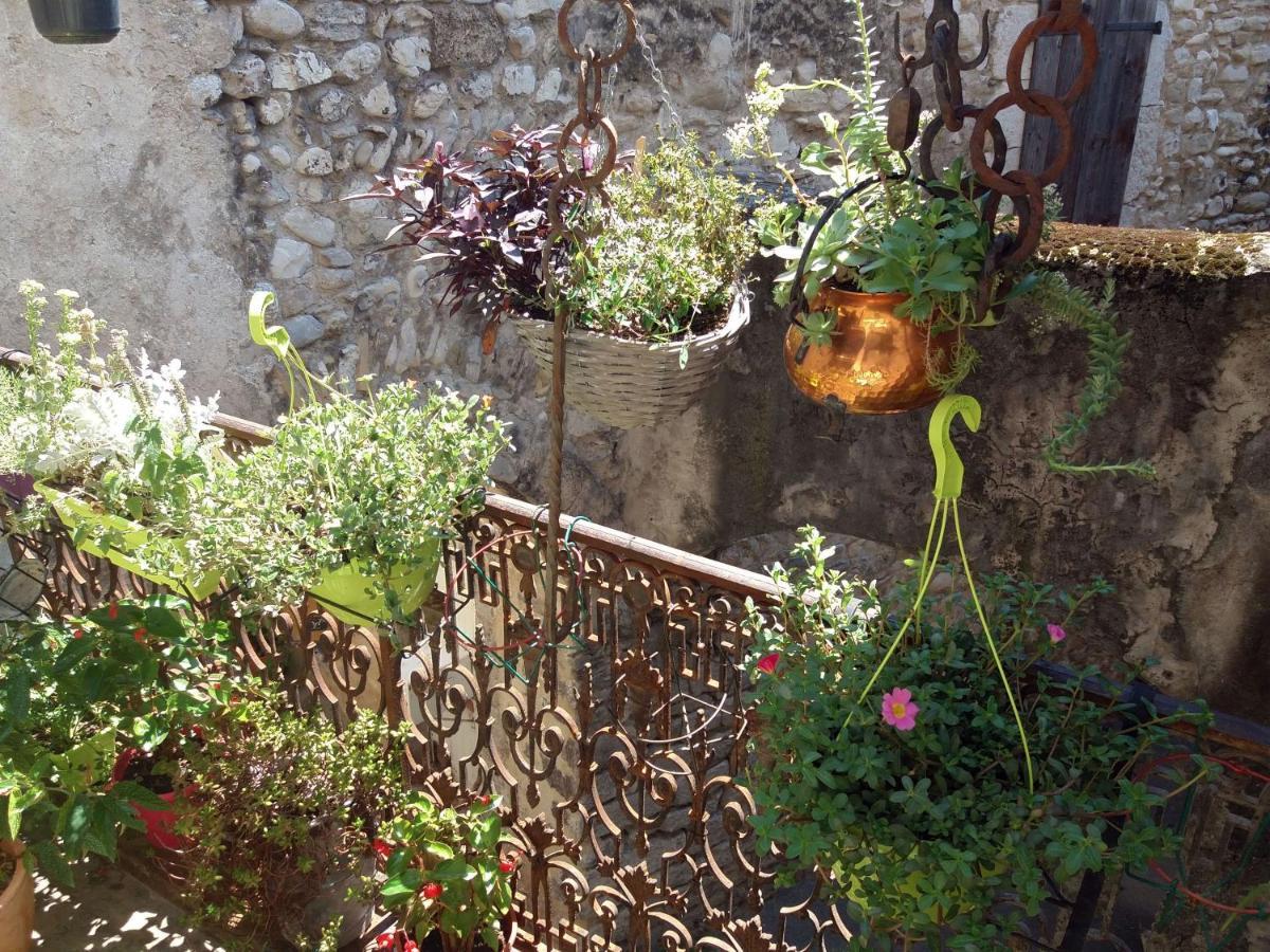 Les Terrasses De Saillans Bed & Breakfast Saillans  ภายนอก รูปภาพ